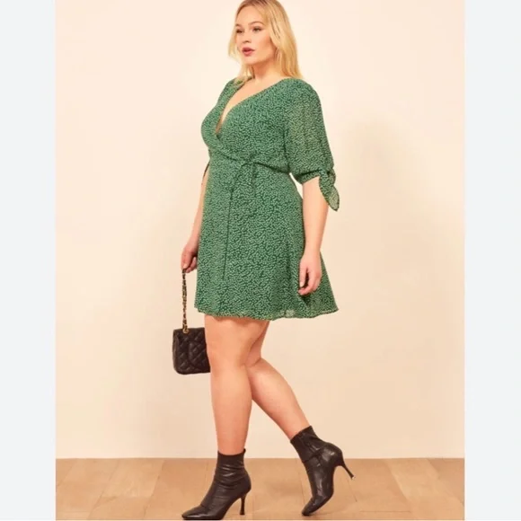 green emerald velvet dress Reformation Gwenyth Midi Wrap Dress Green Floral Print Crepe Size Medi –  Celebrity Owned main image 0